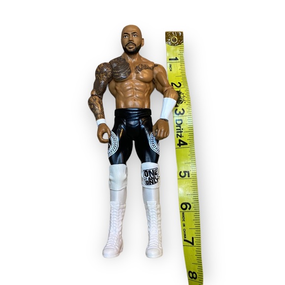 3/$12 WWE Wrestlemania Toy Action Figure - Picture 2 of 3